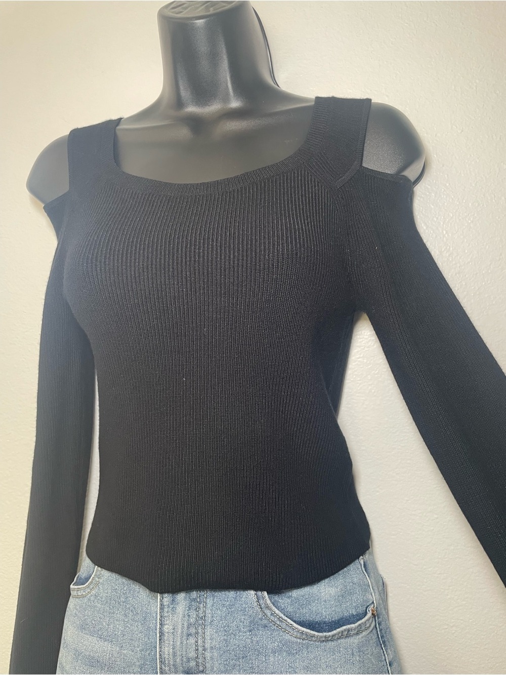 NWT Express Black Ribbed Cold Shoulder Sweater Top Small - Picture 4 of 8